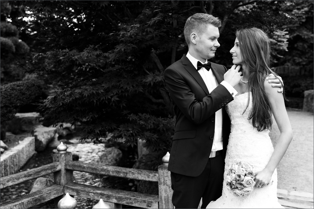 Romantische Hochzeit Fotoshooting im Japanischen Garten in Freiburg im Breisgau. Fotografiert von der Hochzeitsfotografin Soraya Häßler.