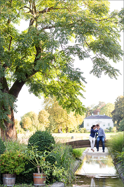 Verlobungs Fotoshooting Merian Gärten in Basel. Fotografiert von der Hochzeitsfotografin Soraya Häßler aus Rheinfelden.